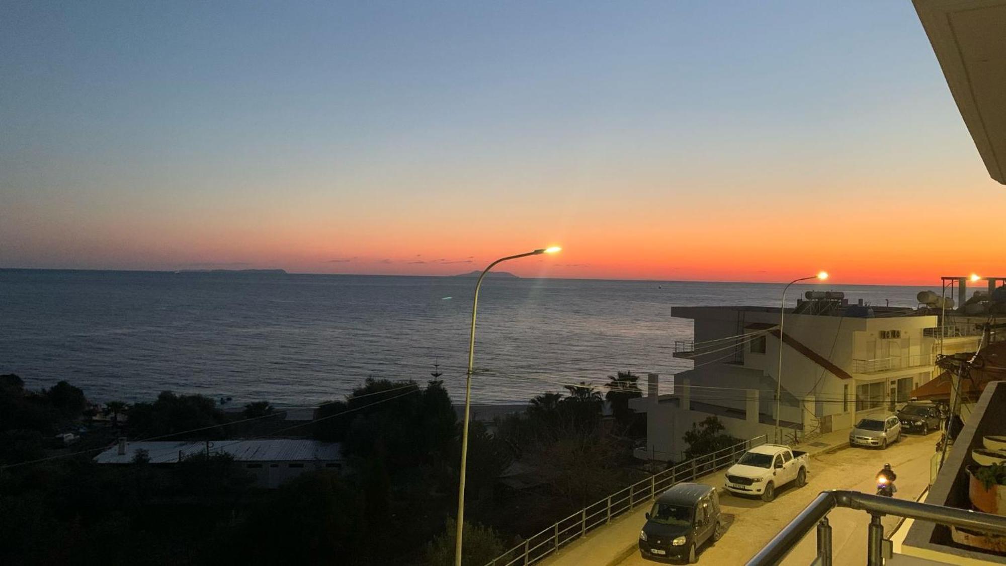 Sunset Views Apartment ฮีมาเรอ ภายนอก รูปภาพ